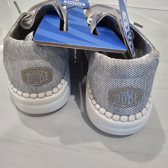 Hey Dude Womens Gray Casual Shoes Size 7 - Picture 2 of 3